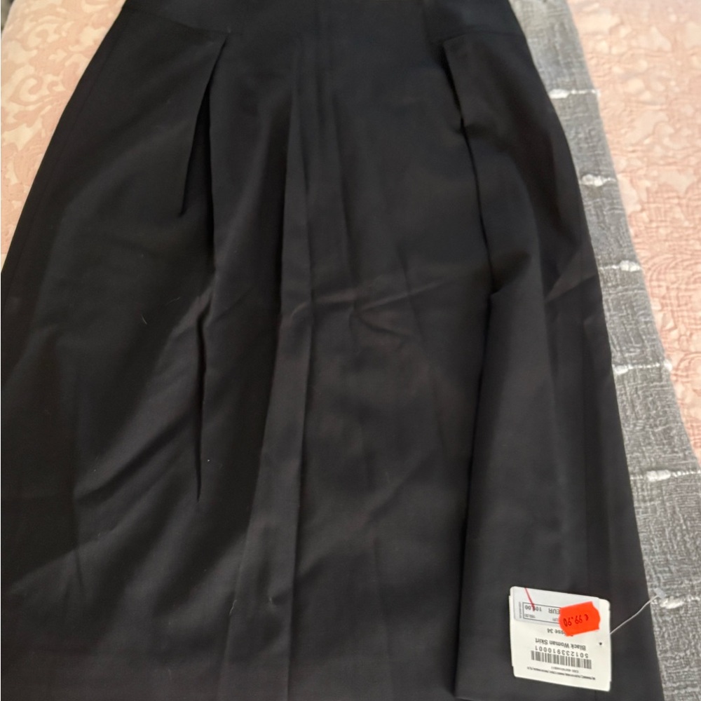 Boss Black A line skirt size 4 waist 30 length 27 mid knee pleats